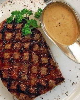 Рибай-стейк на гриле с перечным соусом