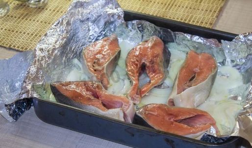 стейк из горбуши в духовке