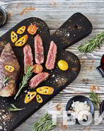 Стейк из говядины на сковороде