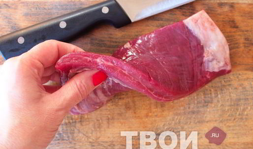 стейк из говядины на сковороде