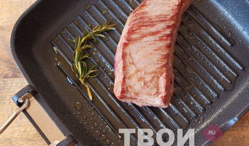стейк из говядины на сковороде
