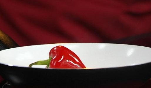 стейк из говядины с шоколадным соусом и овощами вок