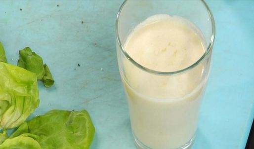 стейк из семги на печеном картофеле с икорным соусом