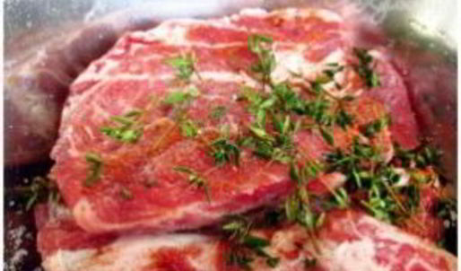 стейк из свинины на гриле