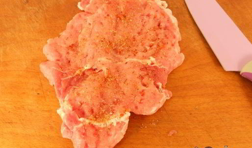 стейк из свинины с сыром в микроволновке