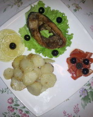 Стейк карпа с овощами