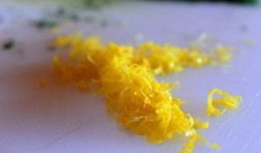 стейк на кости с зеленым маслом