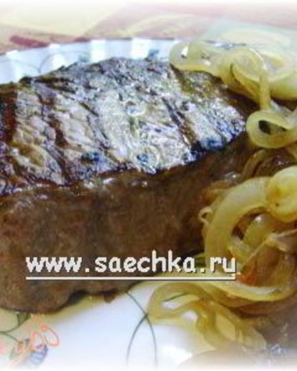 Рецепт стейка на решетке с карамелизированным луком