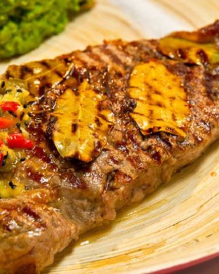 Рецепт стейка рибай с остро-сладким соусом