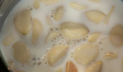 стейк с крабовым мясом и чесночным пюре