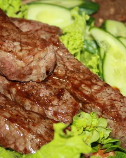 Рецепт стейков из мраморной говядины на сковороде-гриль