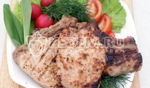 стейки из свинины на гриле