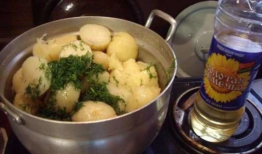 стейки на решетке и картошка-трясучка