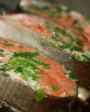 Стейки нерки на гриль-доске