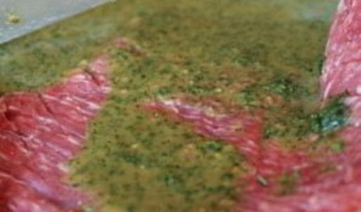 стейки в зеленом маринаде