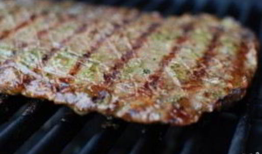 стейки в зеленом маринаде