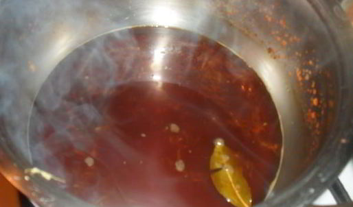 свиные стейки под соусом с запеченым картофелем