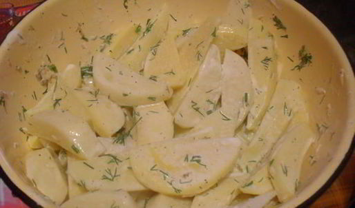 свиные стейки под соусом с запеченым картофелем