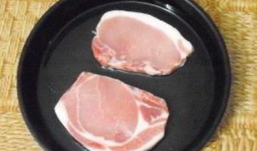 свиные стейки с грибами и брюссельской капустой