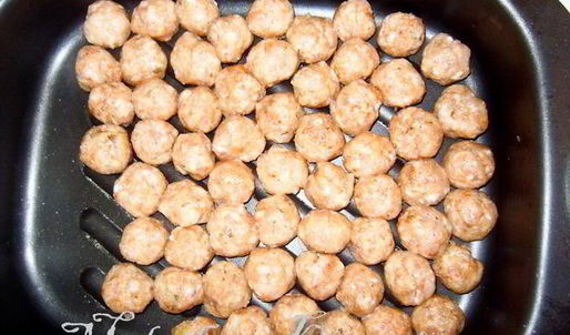 куриные тефтели в грибном соусе