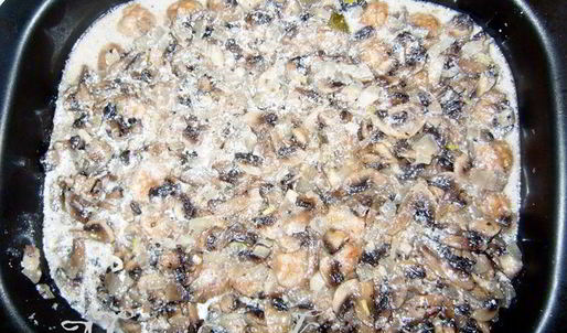 куриные тефтели в грибном соусе