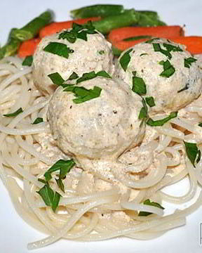Куриные тефтели в сливках