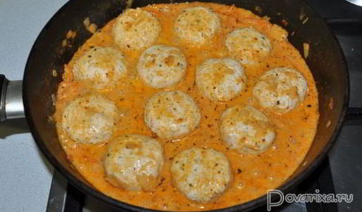 куриные тефтели в сметанно-томатном соусе