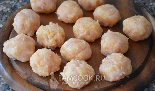 куриные тефтели в томатном соусе