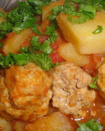 Рецепт мясных тефтелей с картофелем и перцем