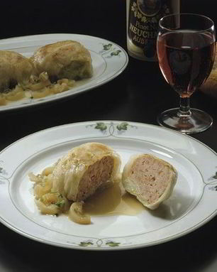 Мясные тефтели с рисом под молочным соусом