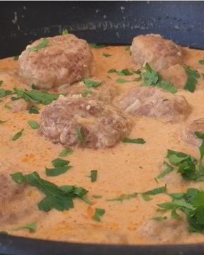 Очень нежные тефтели в томатно-сметанном соусе