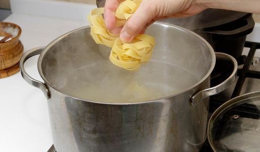 паста феттуччине с нежными итальянскими тефтельками