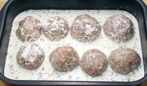 рождественский венок из тефтелей