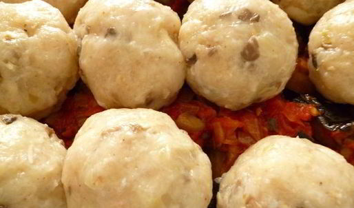 рыбно-грибные тефтельки, запеченные с овощами