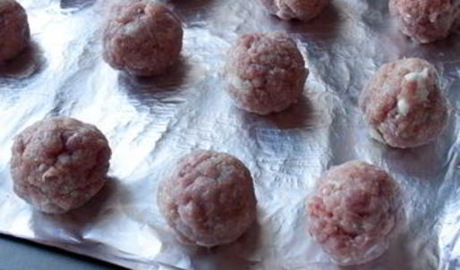 спагетти с тефтелями в томатном соусе