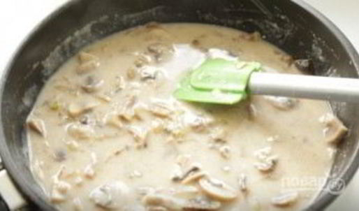 тефтели под грибным соусом