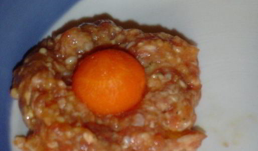 тефтели с сюрпризом, запеченные с баклажанами и грибами