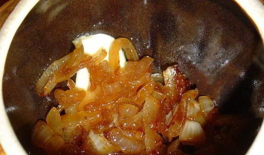 тефтели с сюрпризом, запеченные с баклажанами и грибами