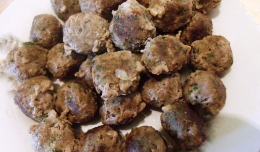 тефтели со сметанным соусом