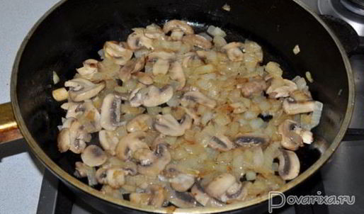 тефтели в сырно-грибном соусе