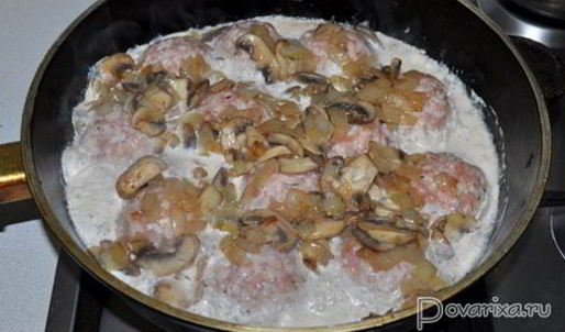 тефтели в сырно-грибном соусе