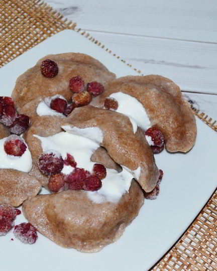 Рецепт диетических вареников с ягодами