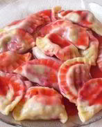 Домашние вареники со свежей малиной