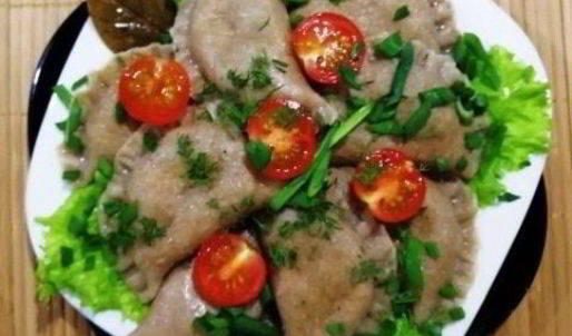 цельнозерновые вареники с тунцом и моцареллой