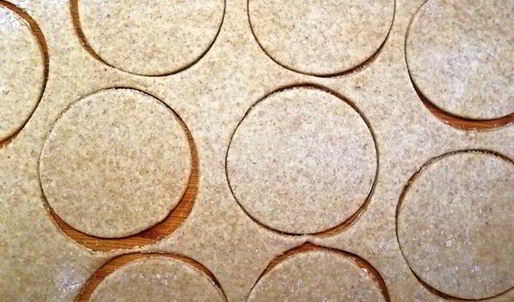 цельнозерновые вареники с тунцом и моцареллой