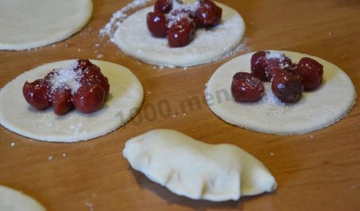 вареники на пару в мультиварке с вишнями