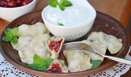 вареники на пару в мультиварке с вишнями