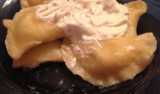 вареники с картошкой и грибным соусом