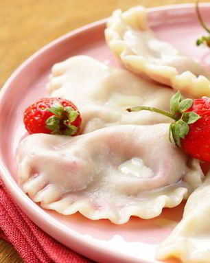 Вареники с клубникой