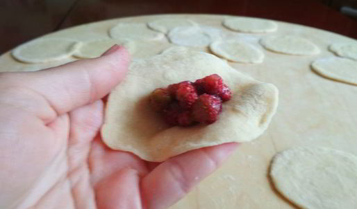 вареники с лесной земляникой